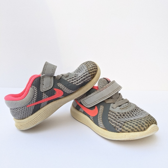 Nike Revolution Toddler Shoes Wolf Grey Pink - Picture 3 of 9